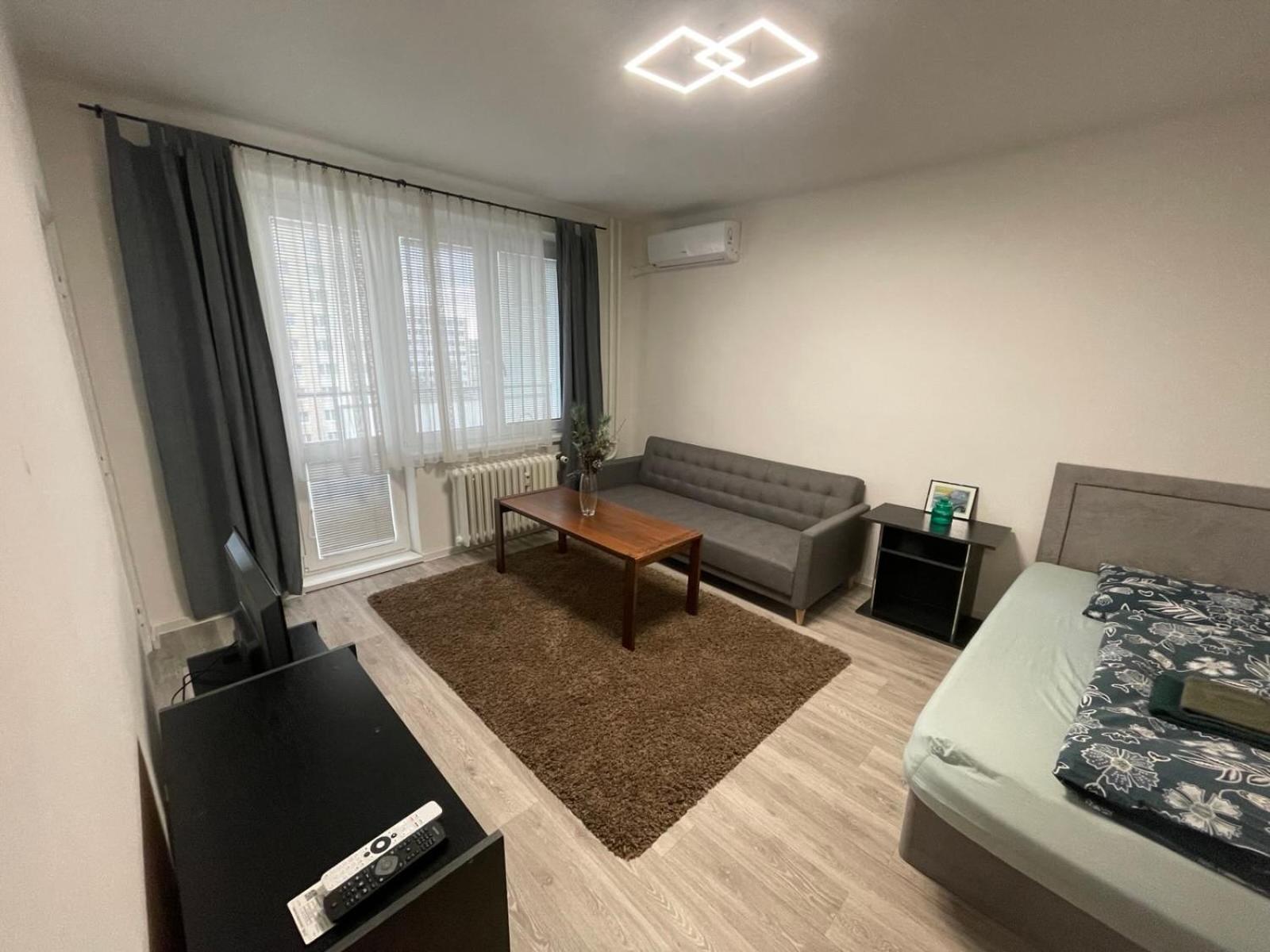 Apartman Sabo Komenskeho Kosice Bagian luar foto